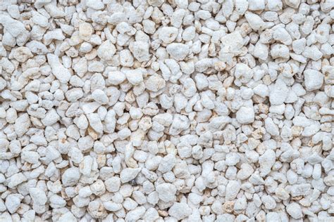  Perlite: Un Materiale Inaspettato per l'Isolamento Termico e la Leggera Agricoltura!